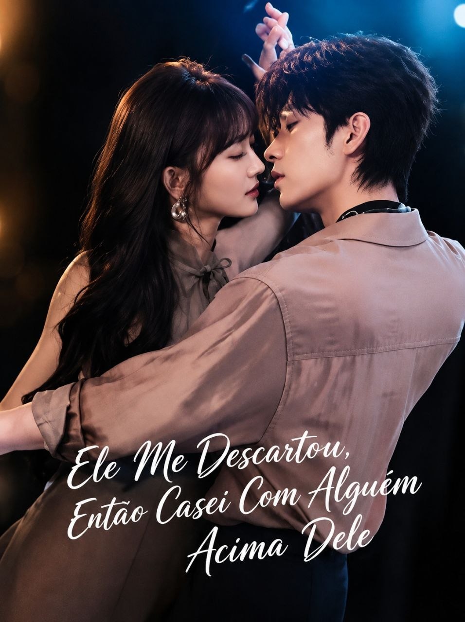 ✨ | ELE ME DESCARTOU, ENTÃO CASEI COM ALGUÉM ACIMA DELE